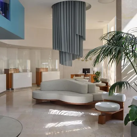 Hotel Melia Oriente 4*
