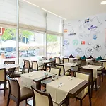 Melia Oriente מלון