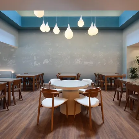 מלון Melia Oriente 4*