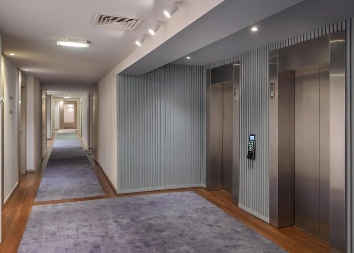 Melia Oriente מלון 4*