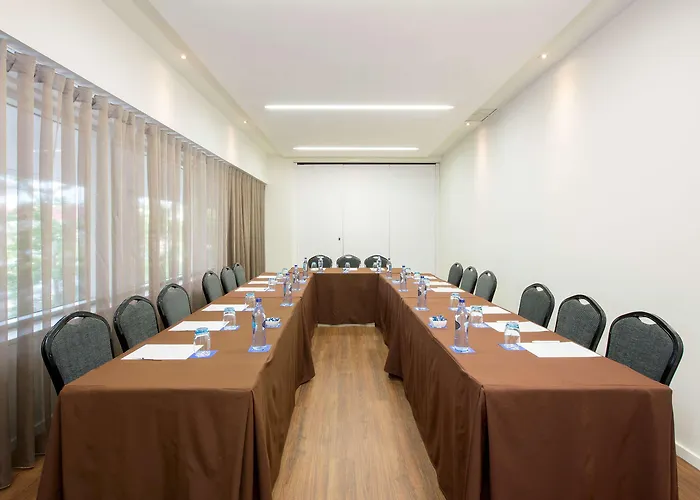 Hotell Melia Oriente 4*